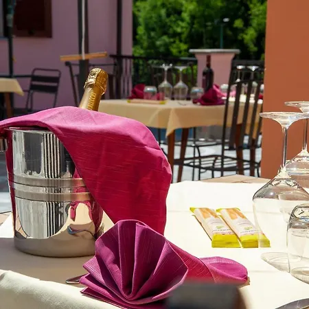 Otel Ponte Di Nava 3*